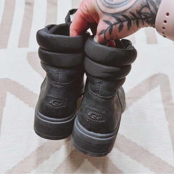 UGG leather combat boot lace up 8 in black - Picture 3 of 7